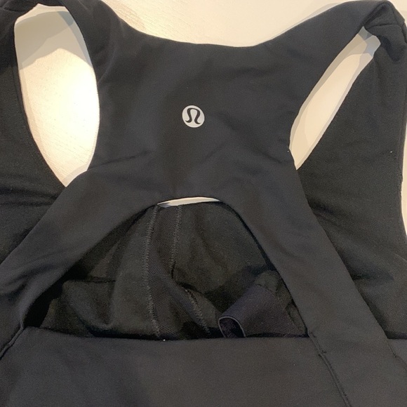 Lululemon sz 6 Grey Black Tank Top Drawstring Waist Built in Bra Keyhole Back - Picture 6 of 7
